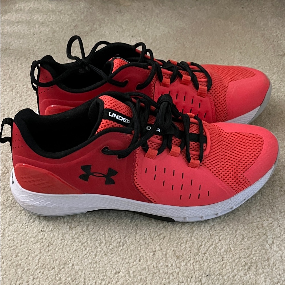 Under Armour Commit Charged - image 1